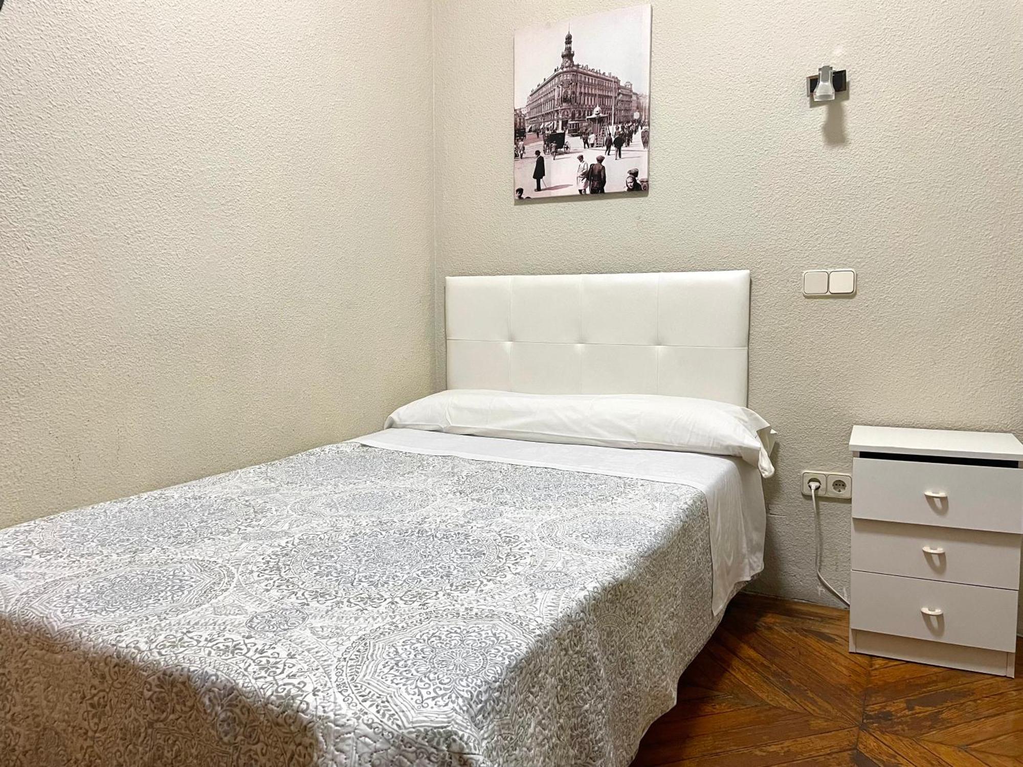 Hostal Fernandez Atocha Madrid Exterior foto